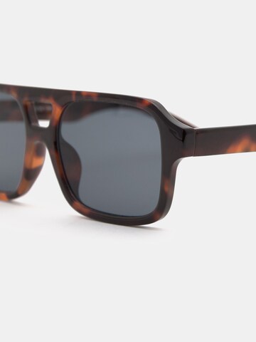 Ochelari de soare de la Pull&Bear pe maro
