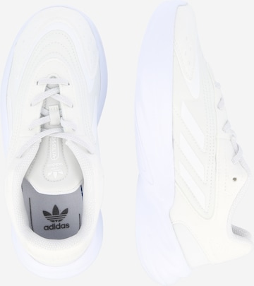 ADIDAS ORIGINALS Sneaker 'Ozelia' in Weiß