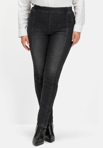 SHEEGO Slimfit Jeans in Schwarz: predná strana