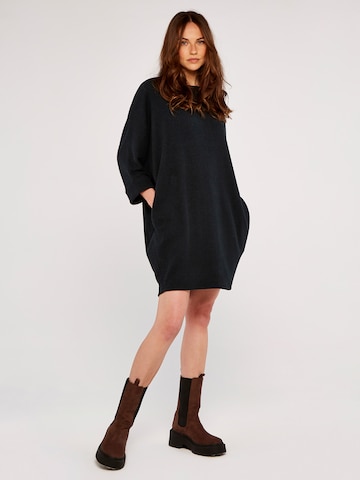 Robe Apricot en vert