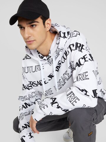 Versace Jeans Couture Sweatshirt '76UP304' in Weiß