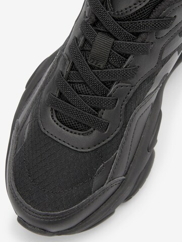 Sneaker di Next in nero