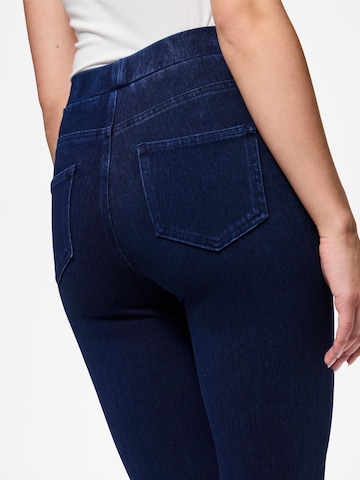 PIECES Skinny Jeggings 'PCJumbo' in Blauw