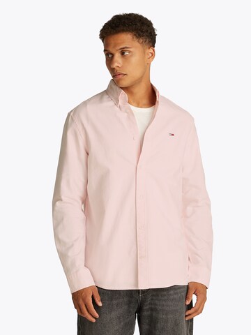 Tommy Jeans Regular fit Button Up Shirt in Pink: front