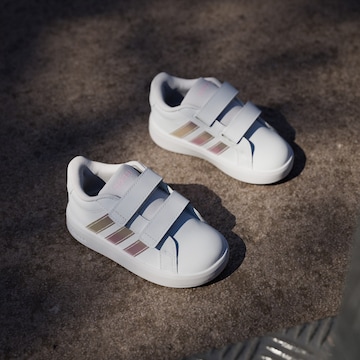 Chaussure de sport 'GRAND COURT 3.0' ADIDAS SPORTSWEAR en blanc
