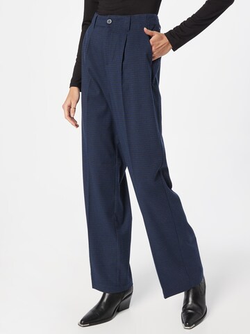 Wide leg Pantaloni con pieghe di s.Oliver in nero: frontale