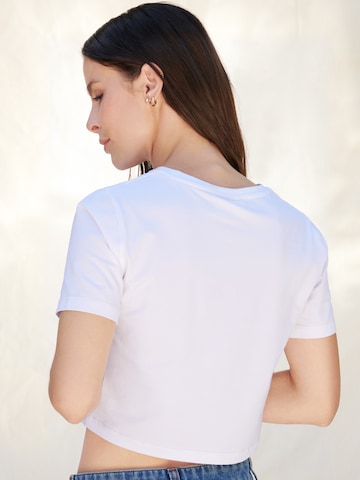 A LOT LESS - Camisa 'Vivian' em branco