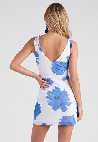 IZIA - Vestido en blanco