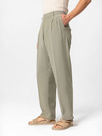 Loosefit Pantalon à pince Antioch en vert
