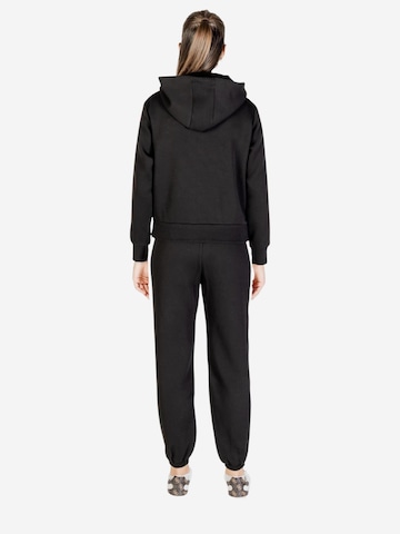 GUESS - Ropa para correr 'MARYELLA V5YQ00 KB3P2' en negro