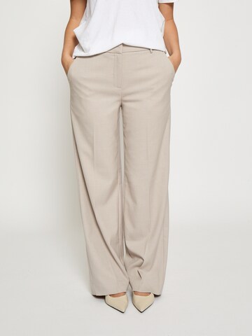 minus - regular Pantalón 'Elvera' en gris: frente