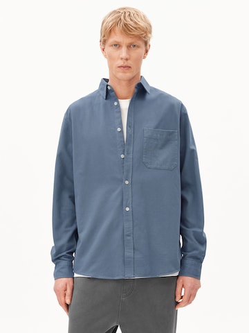 Chemise ARMEDANGELS en bleu : devant