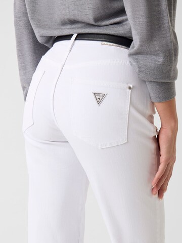 GUESS - Acampanado Vaquero en blanco