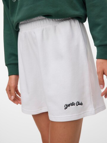 VERO MODA Loose fit Trousers 'SNDina' in White