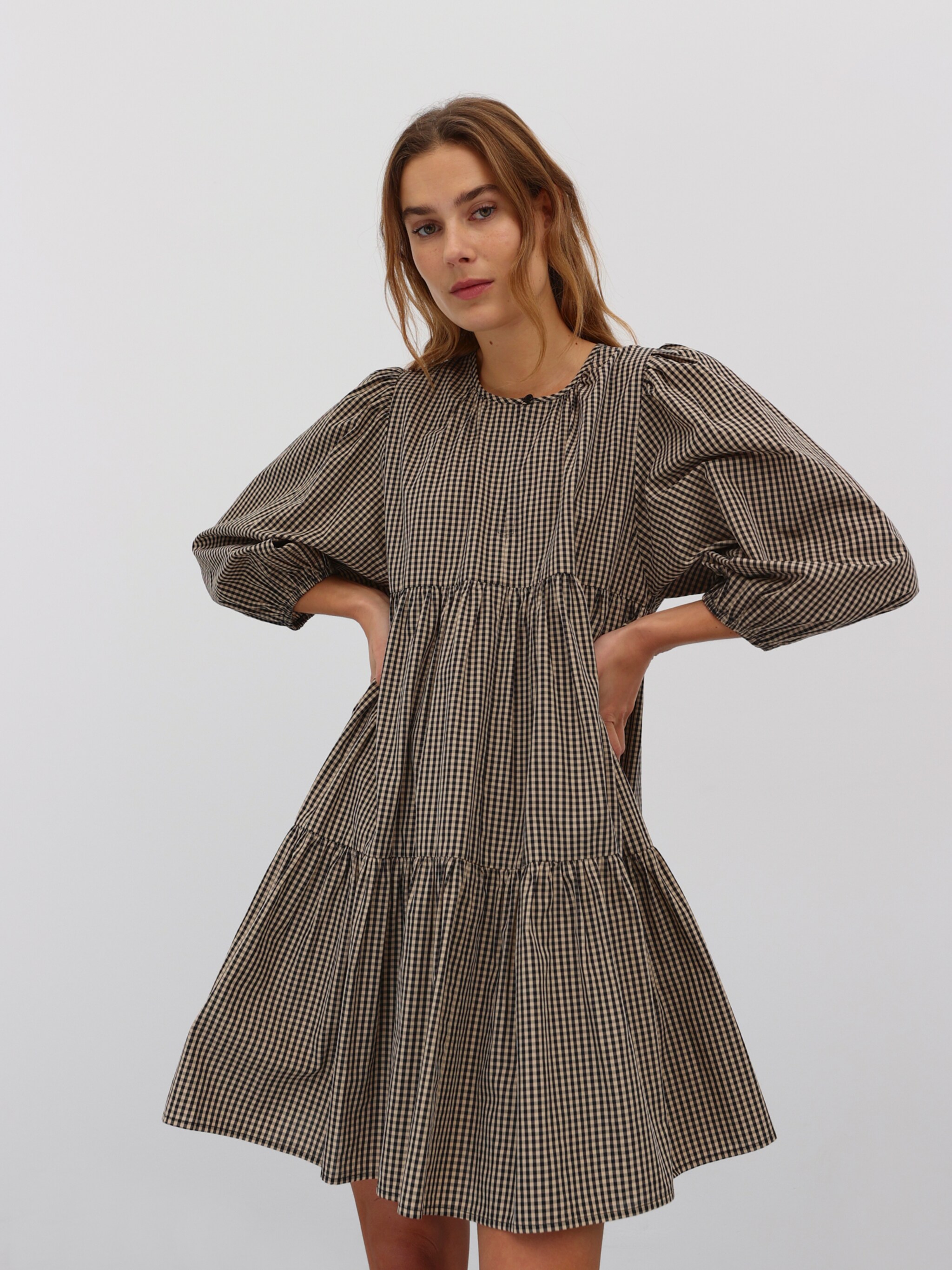 EDITED Produits Robe 'Joanna' beige foncé