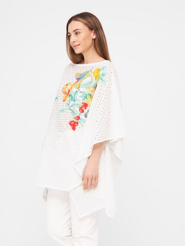 TOOche Cape 'Dream' in White