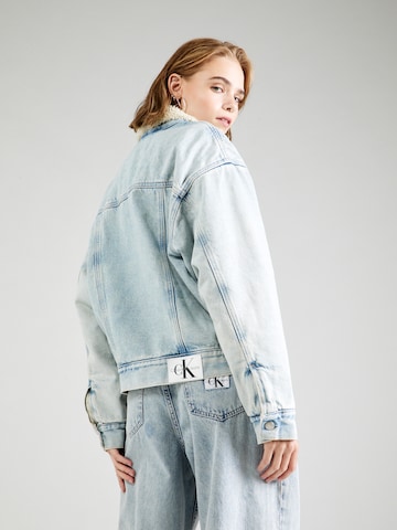 Calvin Klein Jeans Overgangsjakke 'Sherpa' i blå