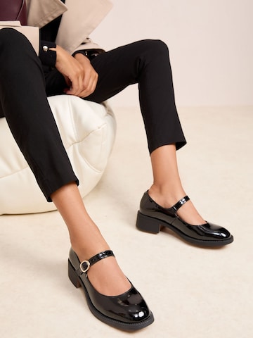 Pumps de la Friends Like These pe negru