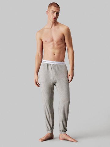 Pantaloncini da pigiama di Calvin Klein in grigio