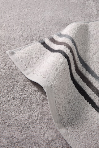 SCHIESSER Towel 'Skyline Color' in Grey