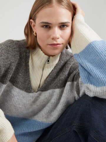 VERO MODA Свитер 'VMDEsma' в Серый
