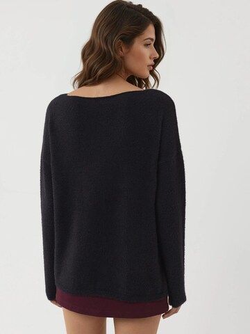 Hiccup Oversized Sweater in Black