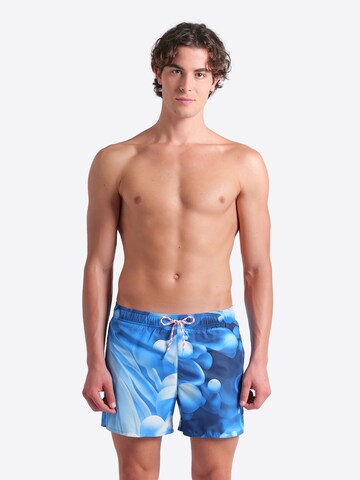 ARENA - Bermudas 'WATER PRINTS AO' en azul: frente