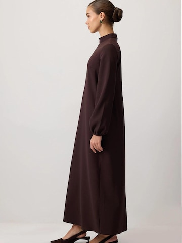 Robe 'Pleated Crepe Dress' Touché Privé en marron