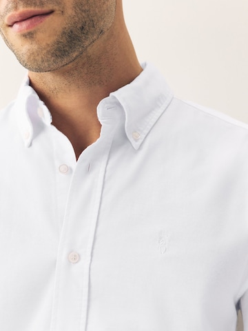 Coupe regular Chemise Next en blanc