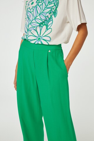 Fabienne Chapot Regular Pleat-Front Pants in Green