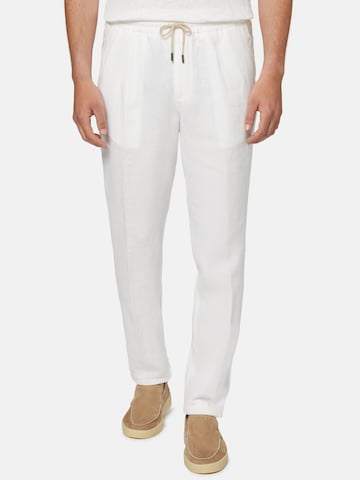 Boggi Milano Regular Trousers in White: front