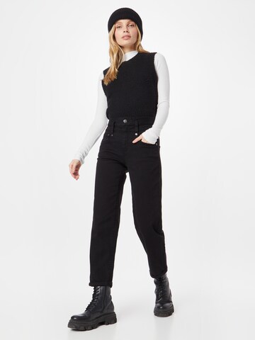 Herrlicher Regular Pants in Black