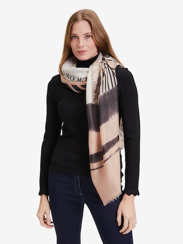 Betty Barclay Scarf in Beige: front