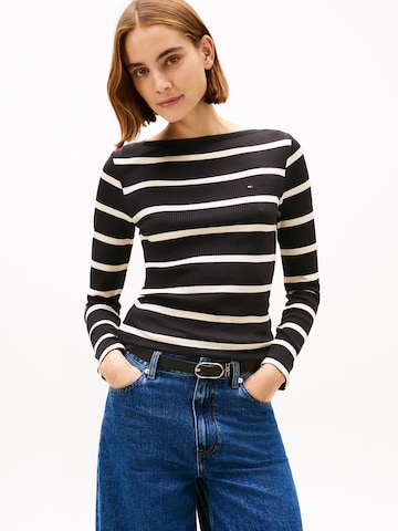 TOMMY HILFIGER T-shirt i svart: framsida