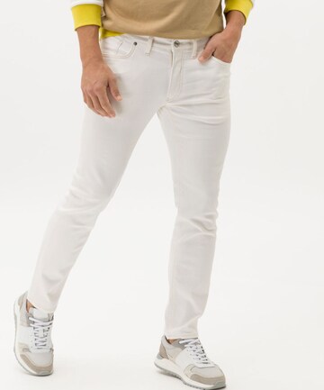 BRAX Slimfit Jeans 'Chuck' in Wit: voorkant