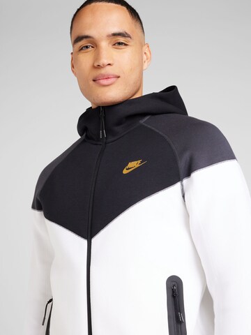 Nike Sportswear Bluza rozpinana ' TCH FLEECE' w kolorze biały