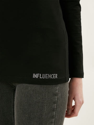 Influencer Тениска в черно