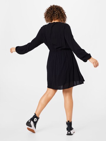 Robe 'Elenie' ABOUT YOU Curvy en noir