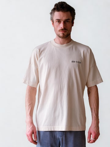 Seek 'n Hide Shirt 'Natural Raw Oversized Tee' in White: front