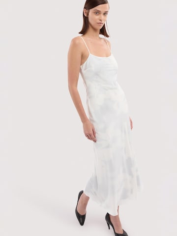 Trussardi - Vestido en blanco