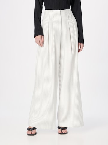 River Island Wide leg Pleat-front trousers in White: front