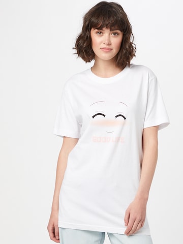 Merchcode T-shirt 'Good Life' i vit: framsida