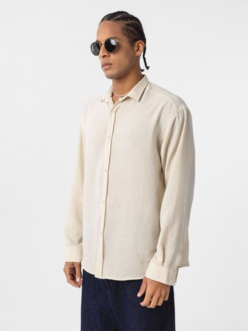 Comfort fit Camicia di Dandalo in beige