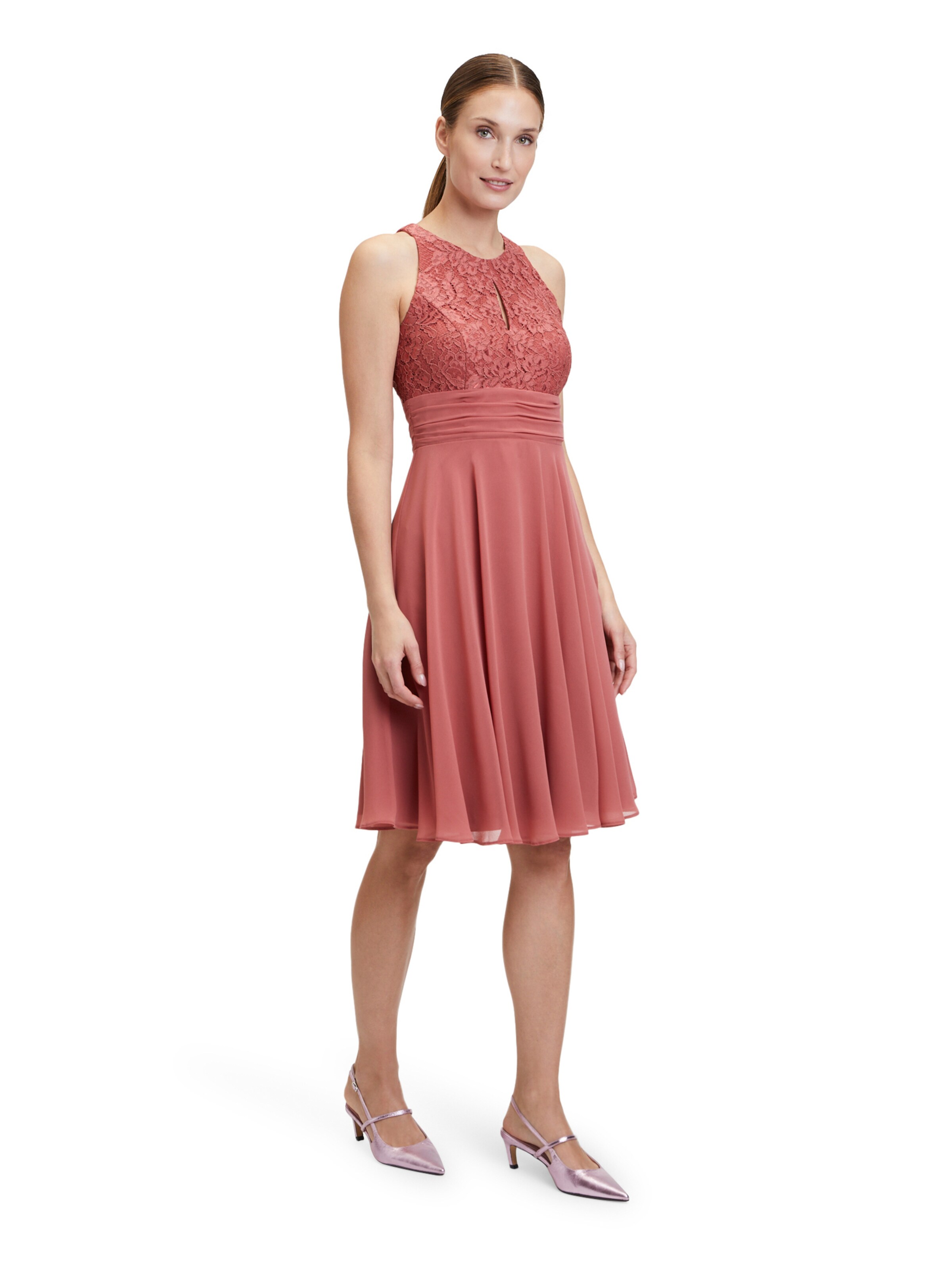 Abito da cocktail di Vera Mont in rosso