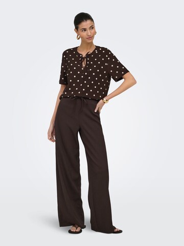 JDY Loosefit Hose 'JDYDEBBIE' in Braun