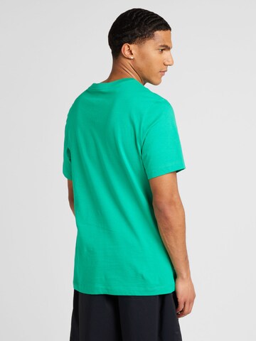 Tricou de la Nike Sportswear pe verde