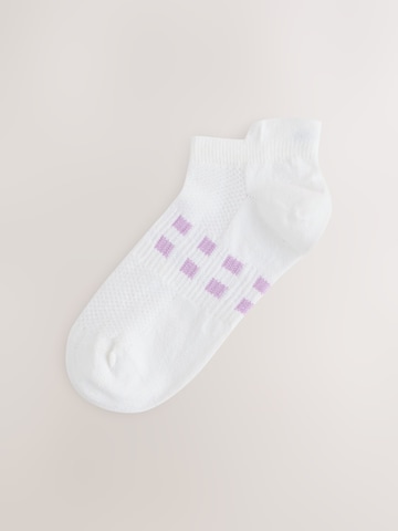 Next Sukat värissä valkoinen