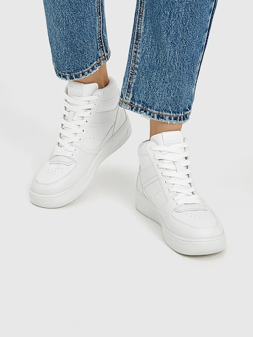 Pull&Bear Sneaker high i hvid