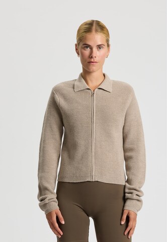 rethinkit studios Gebreid vest 'Keep Me' in Beige: voorkant