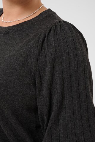 KAFFE CURVE Sweater in Grey